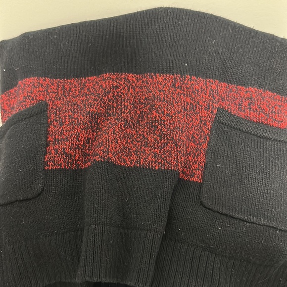 Navy blue and red striped Gap sweater - Picture 6 of 6